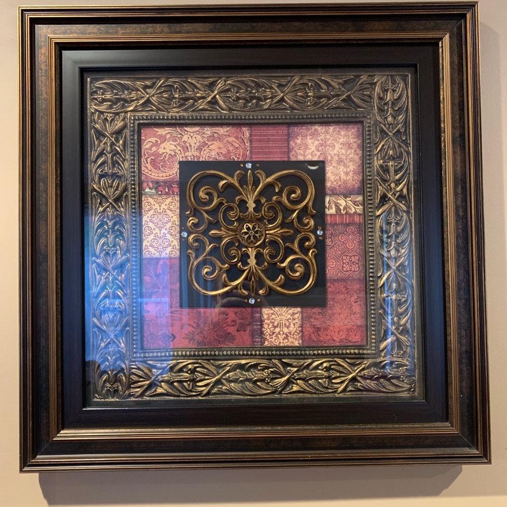 Wall hanging shadow box
